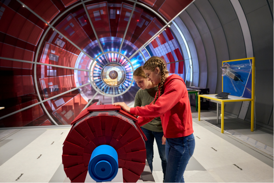Large Hadron Collider at CERN – Science Guide – Forschungsreiseführer ...